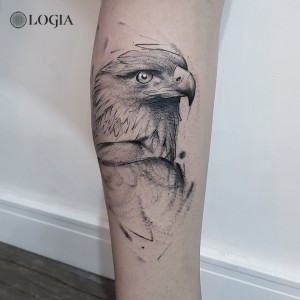 Tatuaje aguila en el brazo Dani Bastos